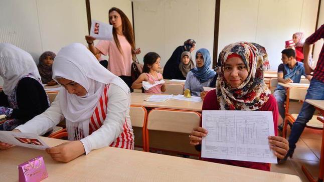 إصدار قرار إلزامي للأسر السورية من وزارة التعليم الوطنية التركية